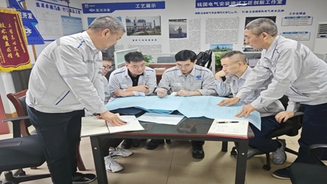 上海w66给利老牌员工钱国获中华全国总工会通报表扬